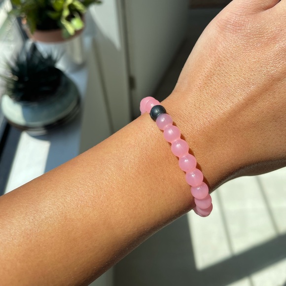 Limited Edition PINK Lokai bracelet - Picture 3 of 3